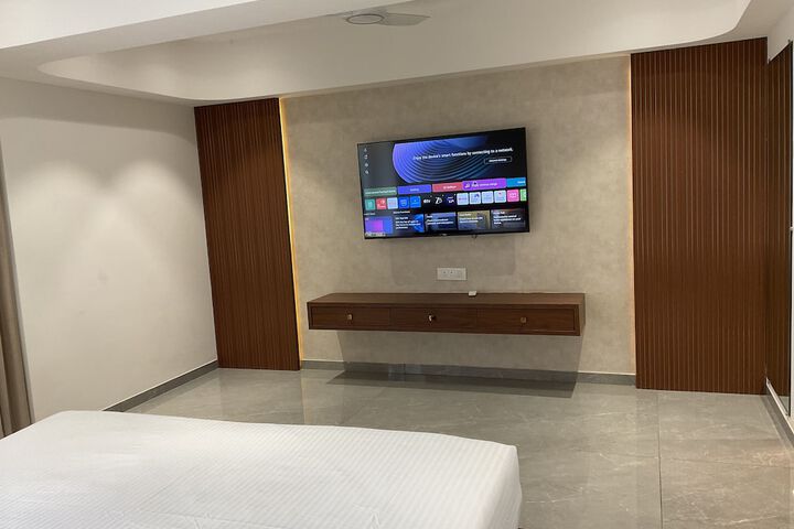 Room 13 of 31
