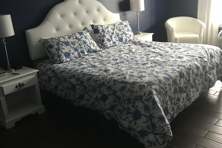 Room 9 of 42
