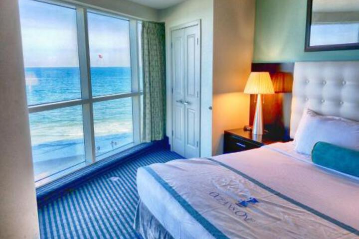 Wonderful 180 and Pier Views from this 2BR 2 BA 8th Floor Suite in Myrtle Beach, SC