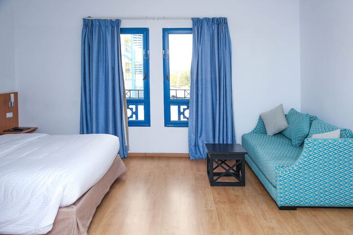 Room 25 of 147