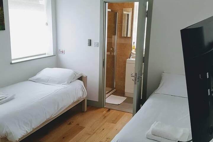 Room 3 of 46