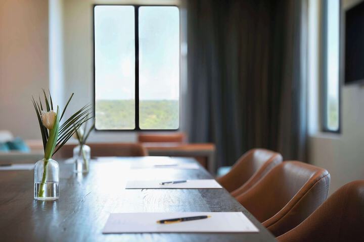 Meeting facility