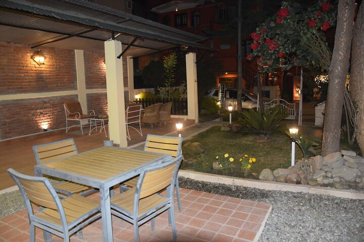 Hotel Exterior 28 of 31