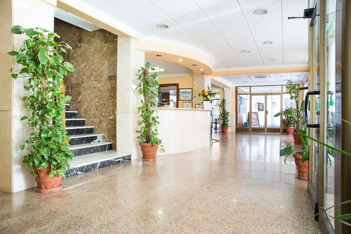 Entrance & Lobby