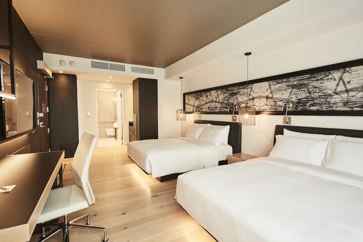 Room 4 of 44