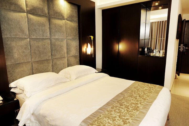 Room 8 of 54