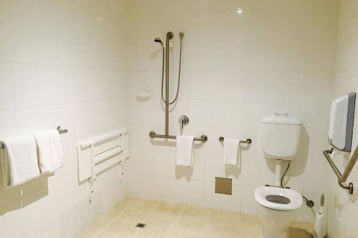 Room 35 of 43