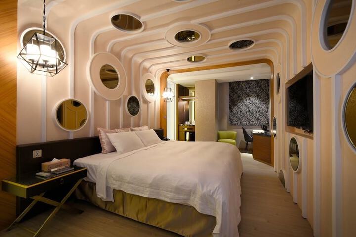 Room 25 of 113