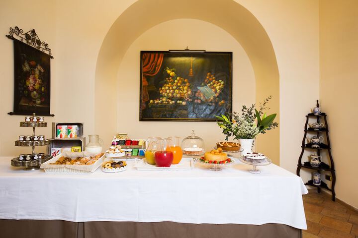 Breakfast/Coffee Service 34 of 42