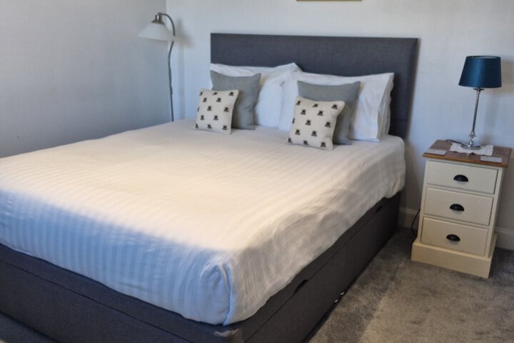 Room 9 of 21