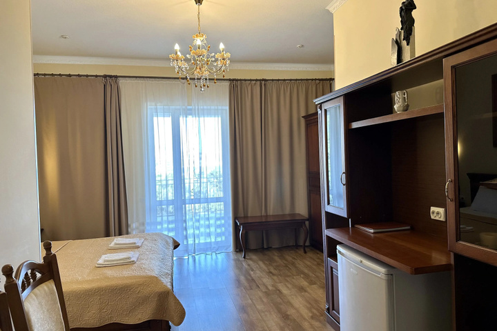 Room 4 of 49