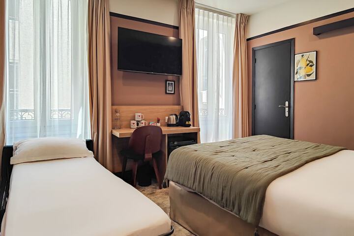 Room 73 of 122
