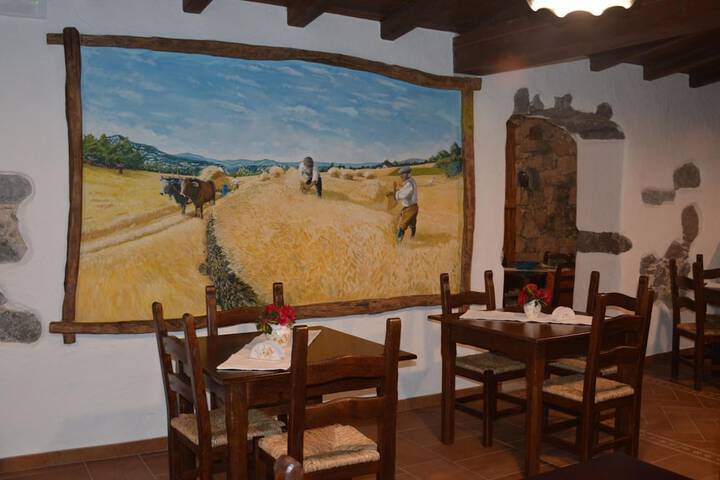 Dining 40 of 59
