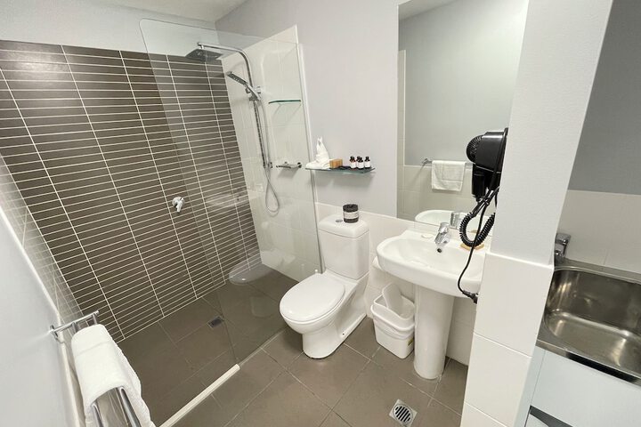 Room 16 of 25