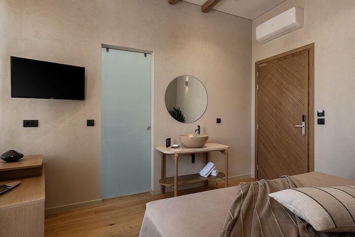 Room 36 of 72
