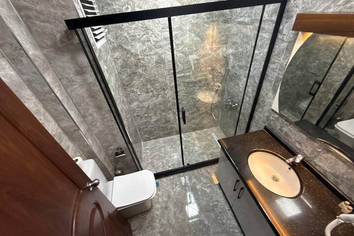 Room 18 of 23