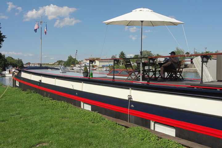 Sundeck 26 of 30
