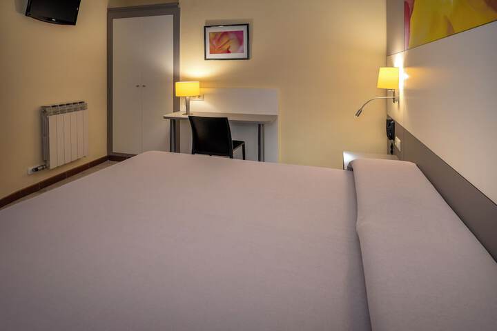 Room 7 of 24