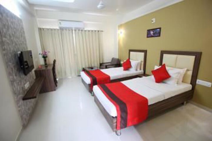 OYO Rooms Ahmedabad Airport Gandhinagar Highway