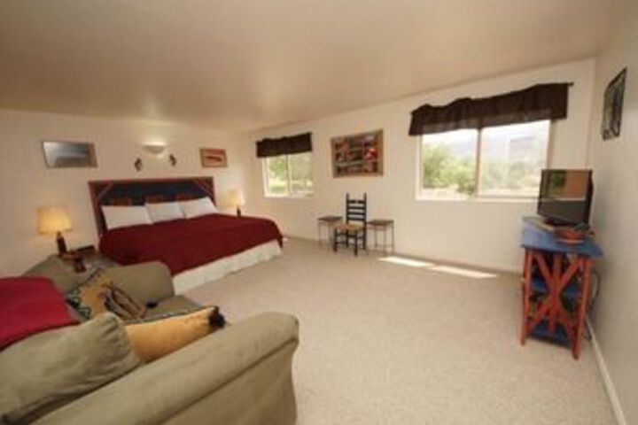 Room 33 of 137