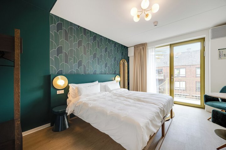 Room 22 of 45