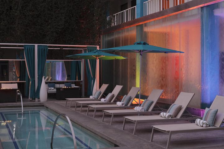 Pool Hotel