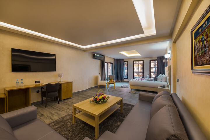 Room 8 of 34