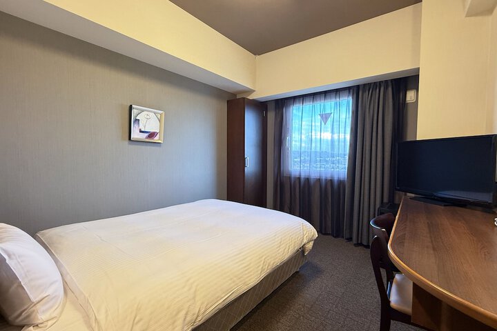 Room 4 of 22