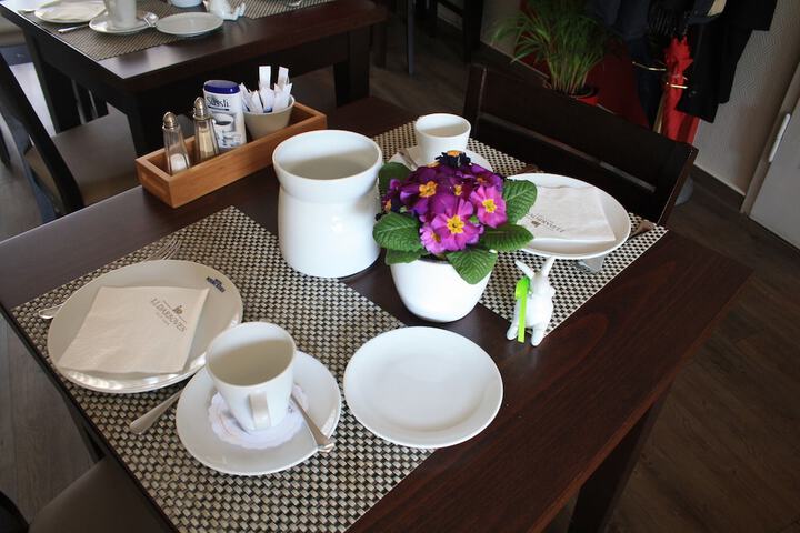 Breakfast/Coffee Service 34 of 46