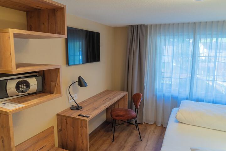 Room 9 of 125