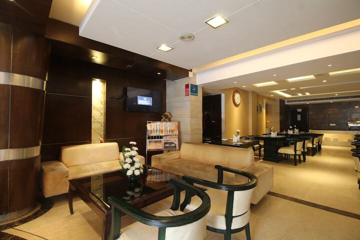 Entrance & Lobby