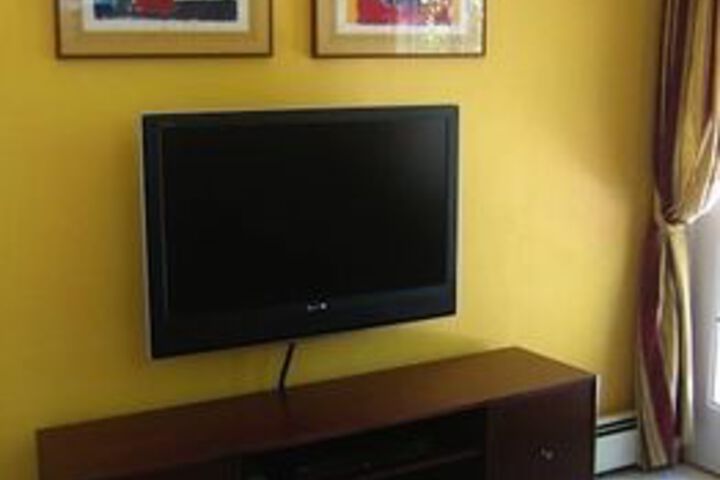 Room 8 of 17