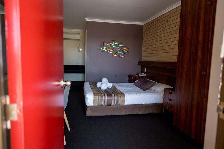Room 17 of 52