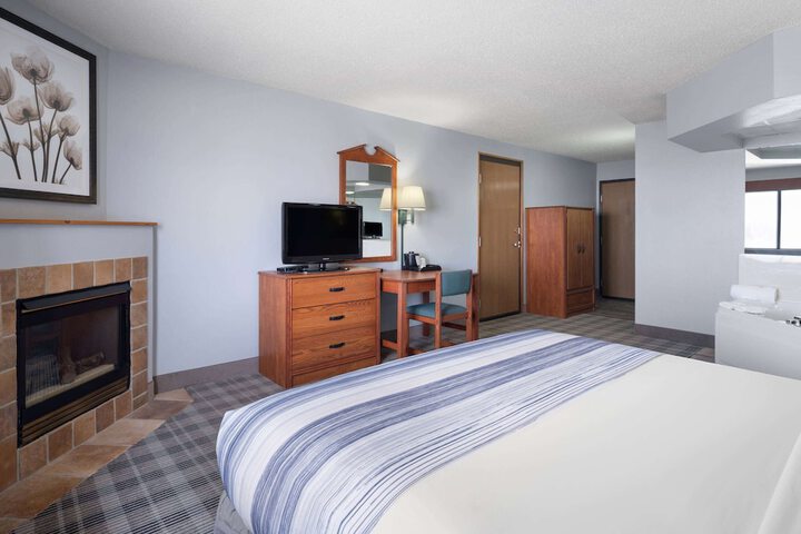 1 King Bed (17 of 34)