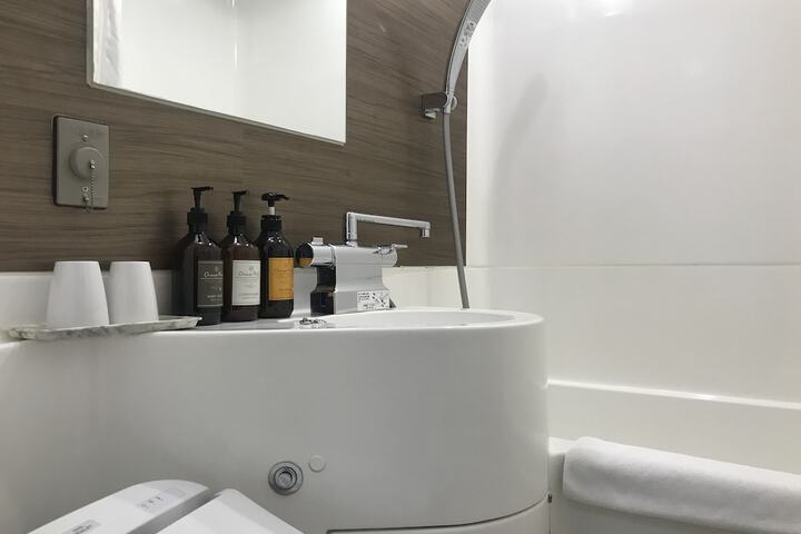 Room 105 of 139