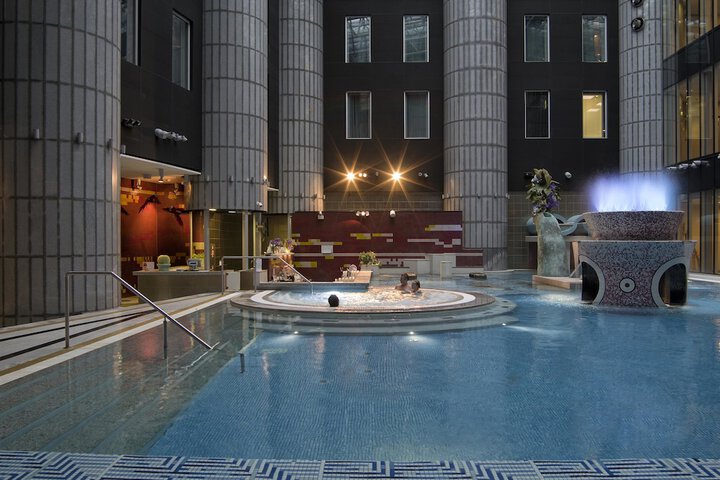 Pool 60 of 108