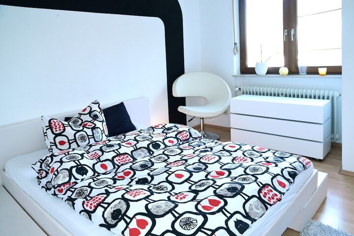 Room 10 of 37