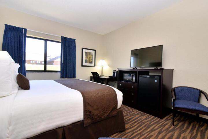 1 King Bed (7 of 7)
