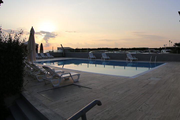 Pools & Facilities