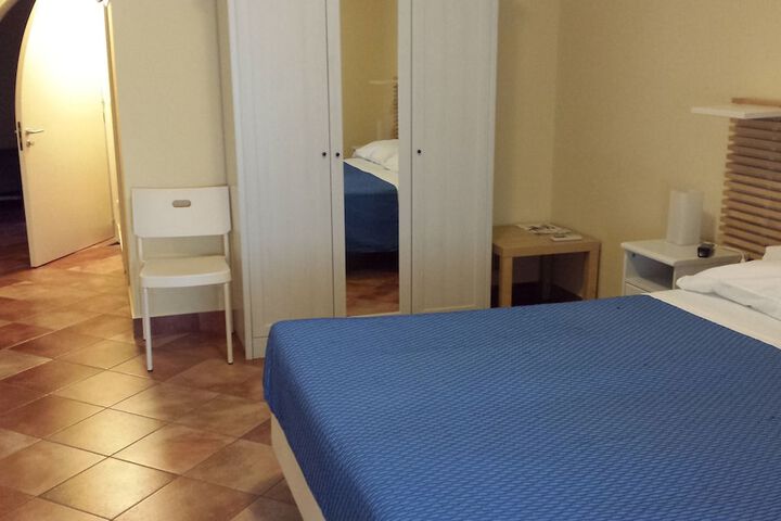 Room 3 of 66