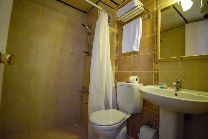 Room 14 of 20
