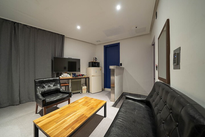 Room 54 of 82