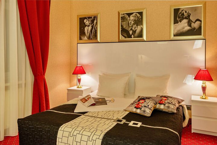 Room 8 of 79
