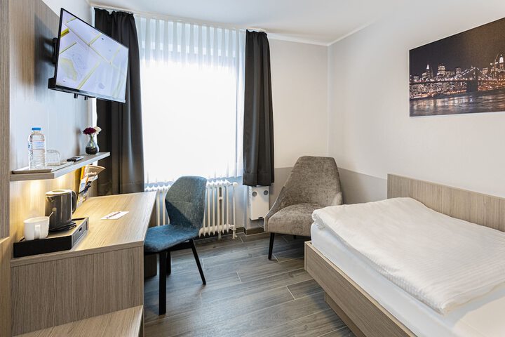 Room 4 of 52