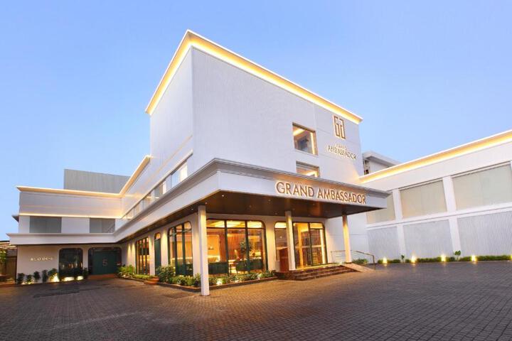 THE GRAND AMBASSADOR HOTEL