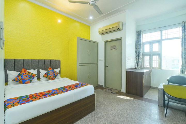 Room 21 of 32