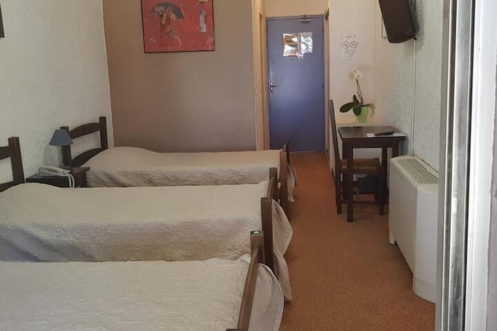 Room 5 of 33