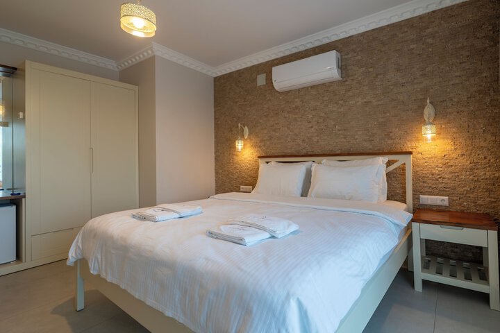 Room 10 of 178
