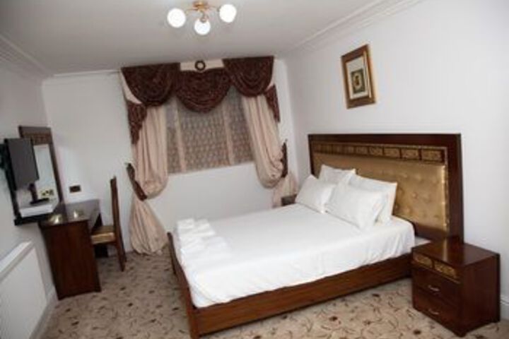 Room 7 of 20