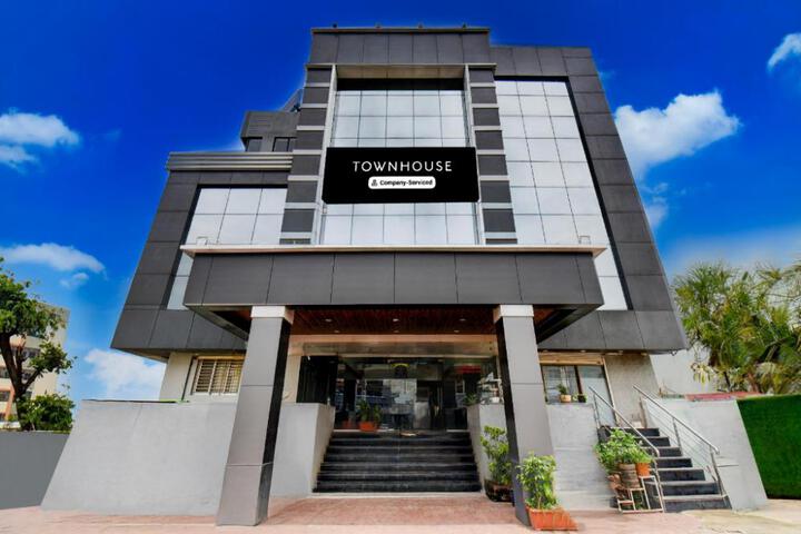 Super Townhouse Chakan MIDC Pune Formerly Renuka Executive